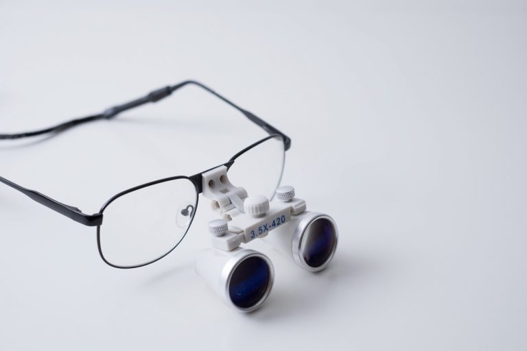 How Do Dental Loupes Work?