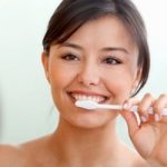 como cepillarse los dientes correctamente